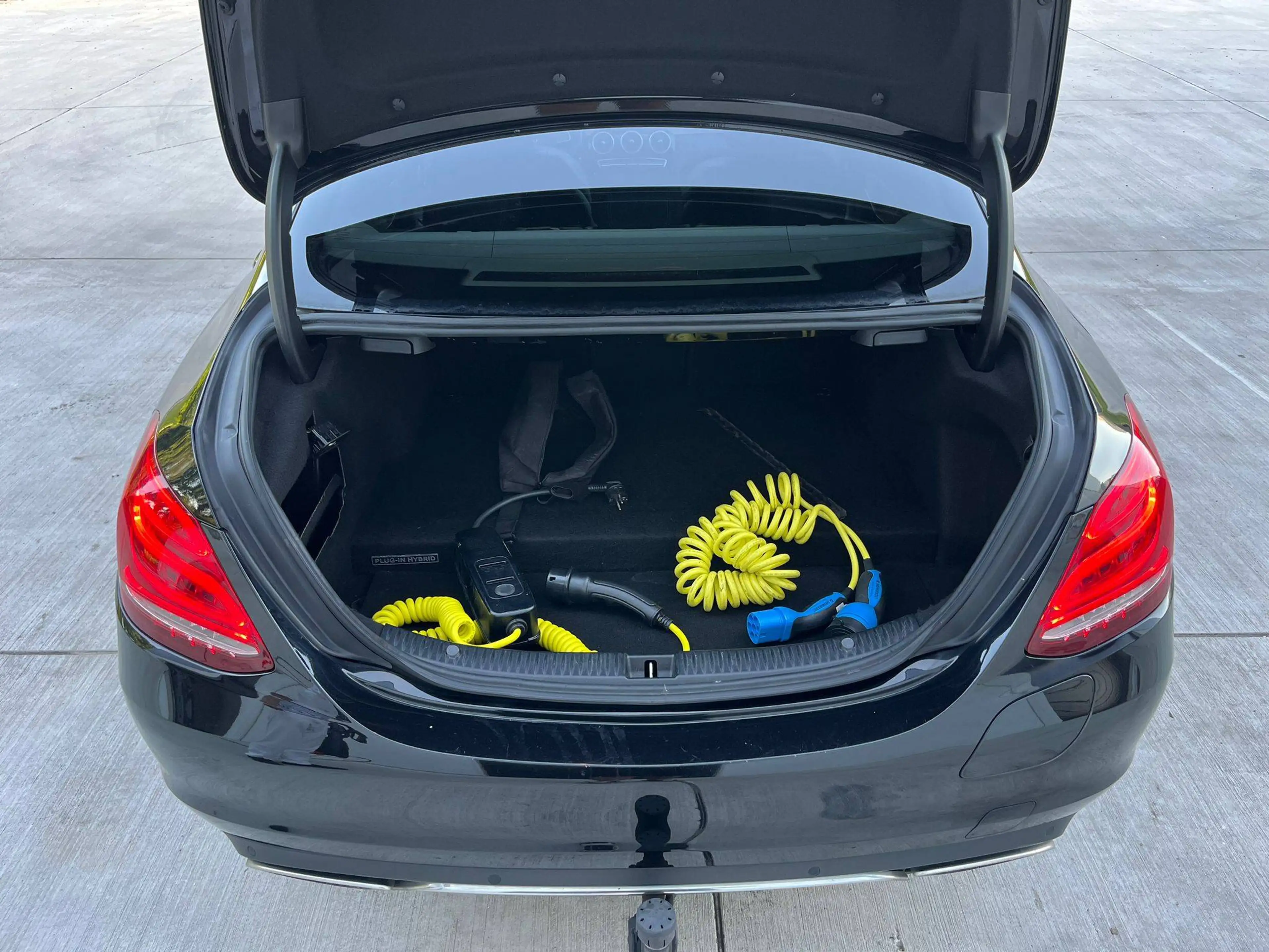 Mercedes-Benz C 350 C 350 e Plug-In Hybrid — photo 10