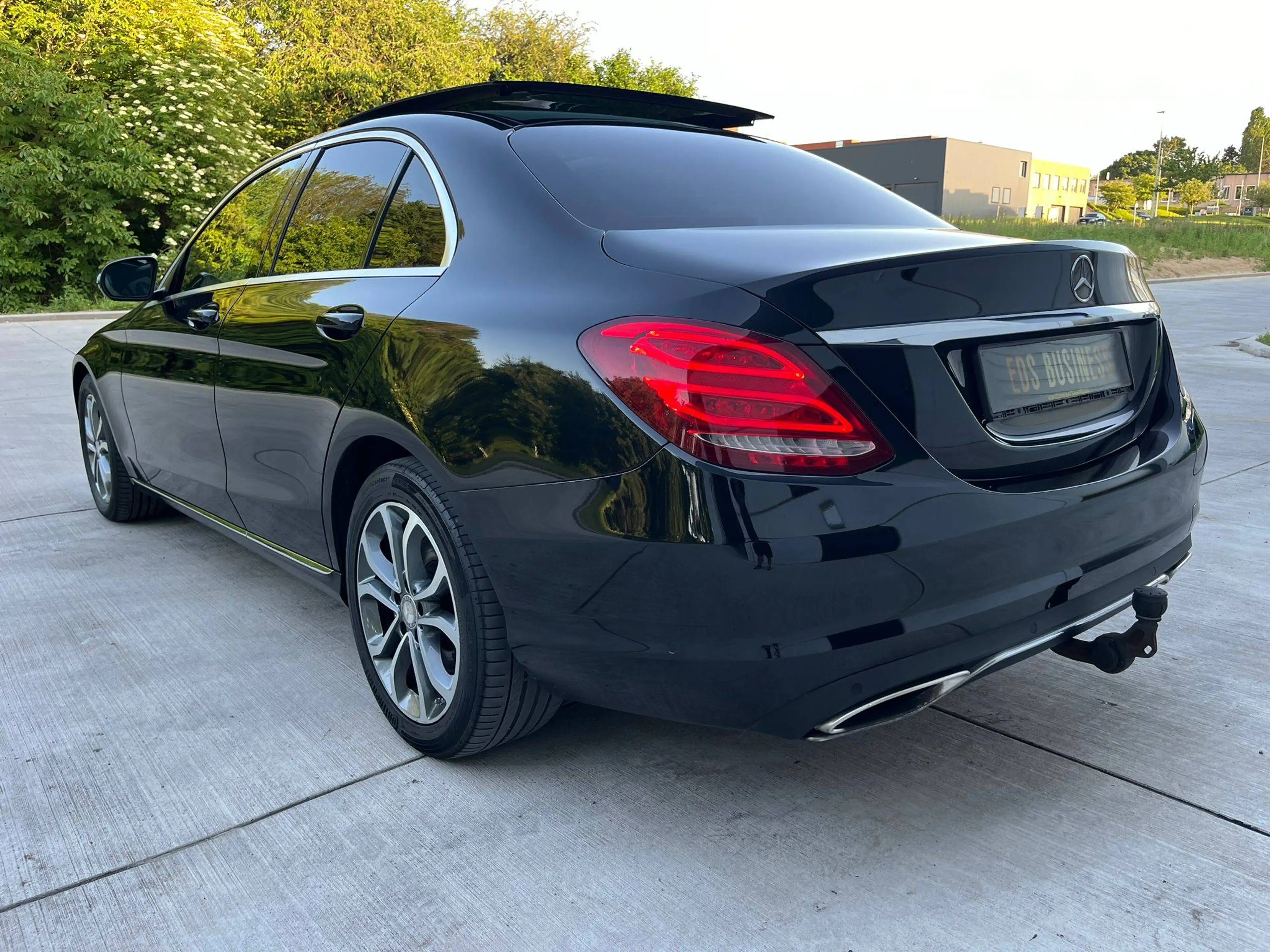 Mercedes-Benz C 350 C 350 e Plug-In Hybrid — photo 7
