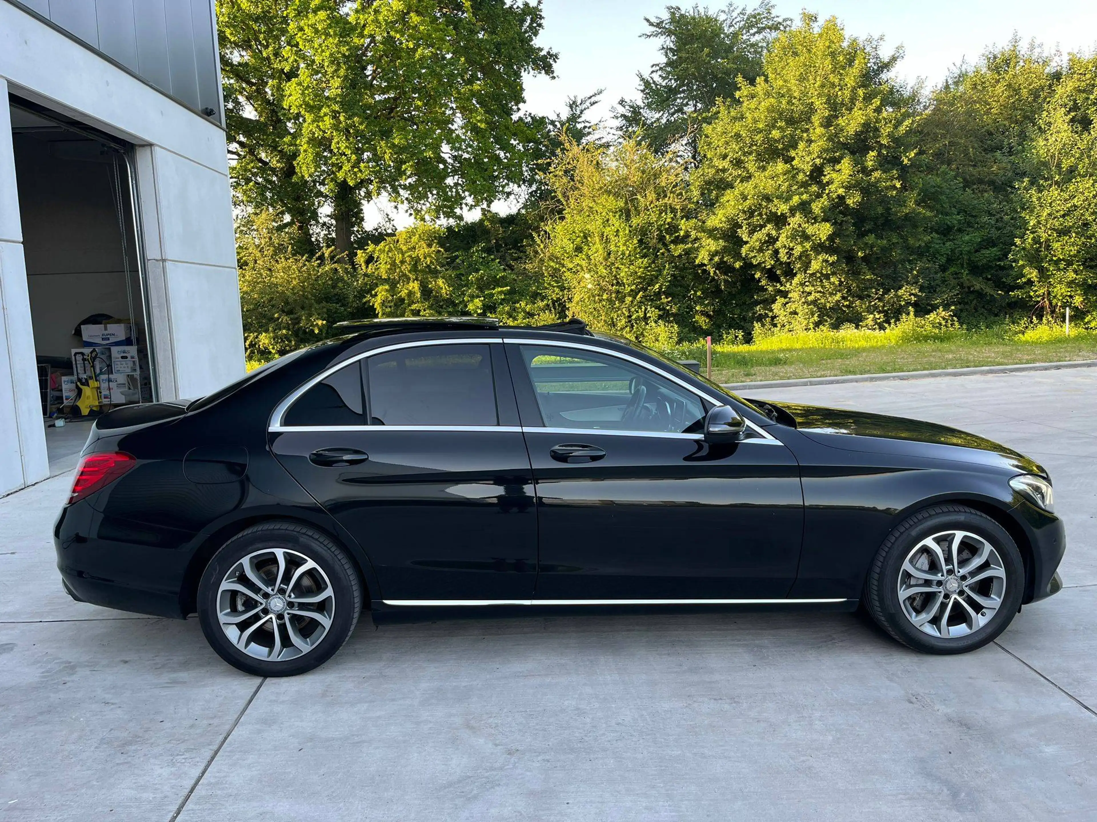 Mercedes-Benz C 350 C 350 e Plug-In Hybrid — photo 13