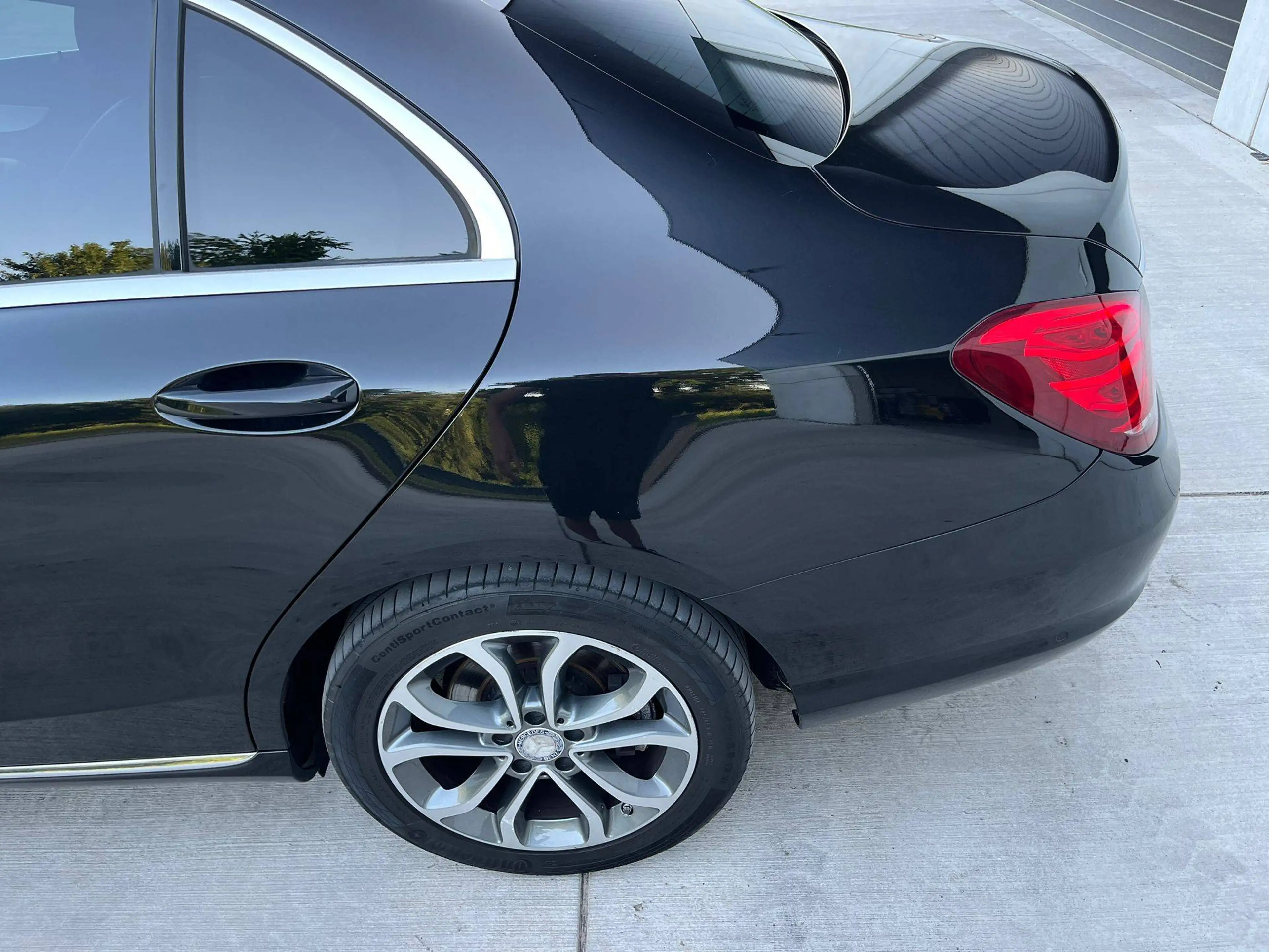 Mercedes-Benz C 350 C 350 e Plug-In Hybrid — photo 6