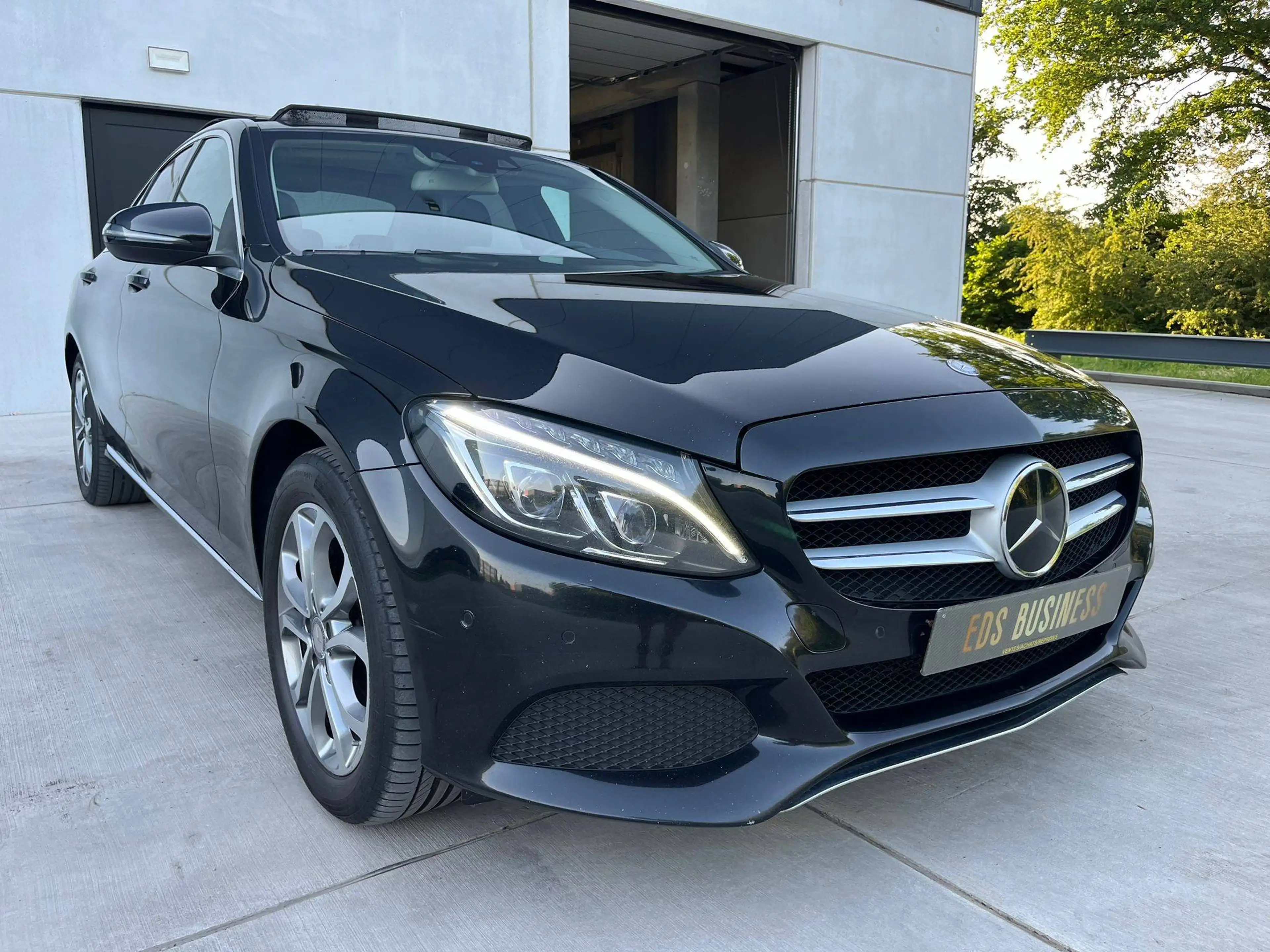 Mercedes-Benz C 350 C 350 e Plug-In Hybrid — photo 15