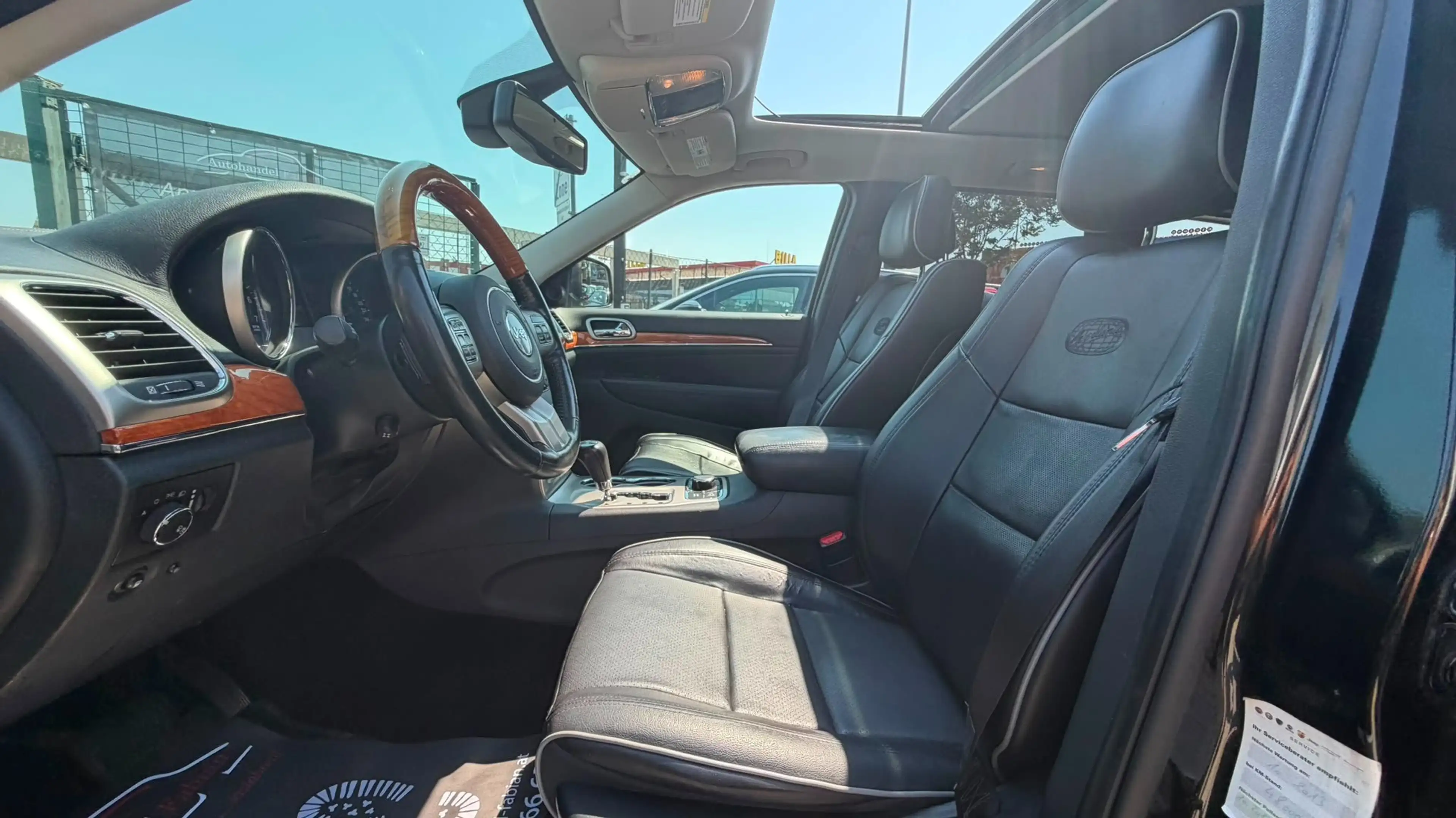 Jeep Grand Cherokee 5,7 V8 HEMI Overland 352PS Gepflegt Vollausstattng — photo 10