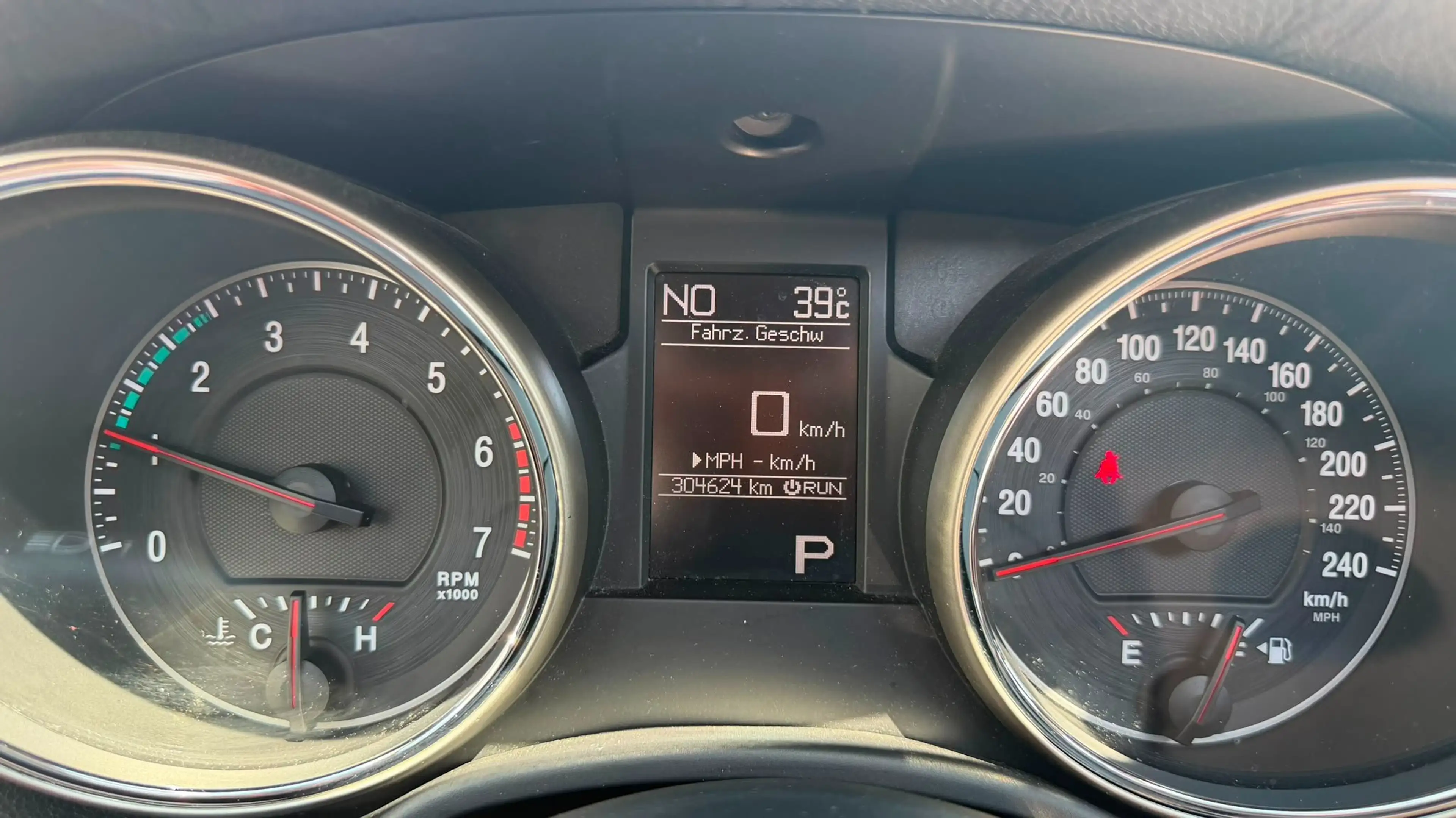 Jeep Grand Cherokee 5,7 V8 HEMI Overland 352PS Gepflegt Vollausstattng — photo 14