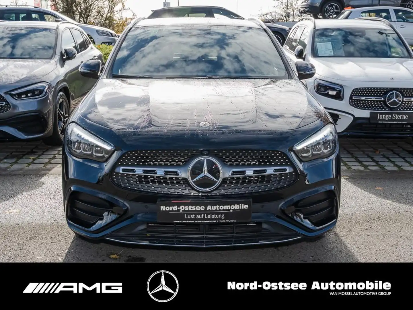 Mercedes-Benz GLA 200 d AMG AHK MBUX KLIMA KEYLESS-GO Schwarz - 2