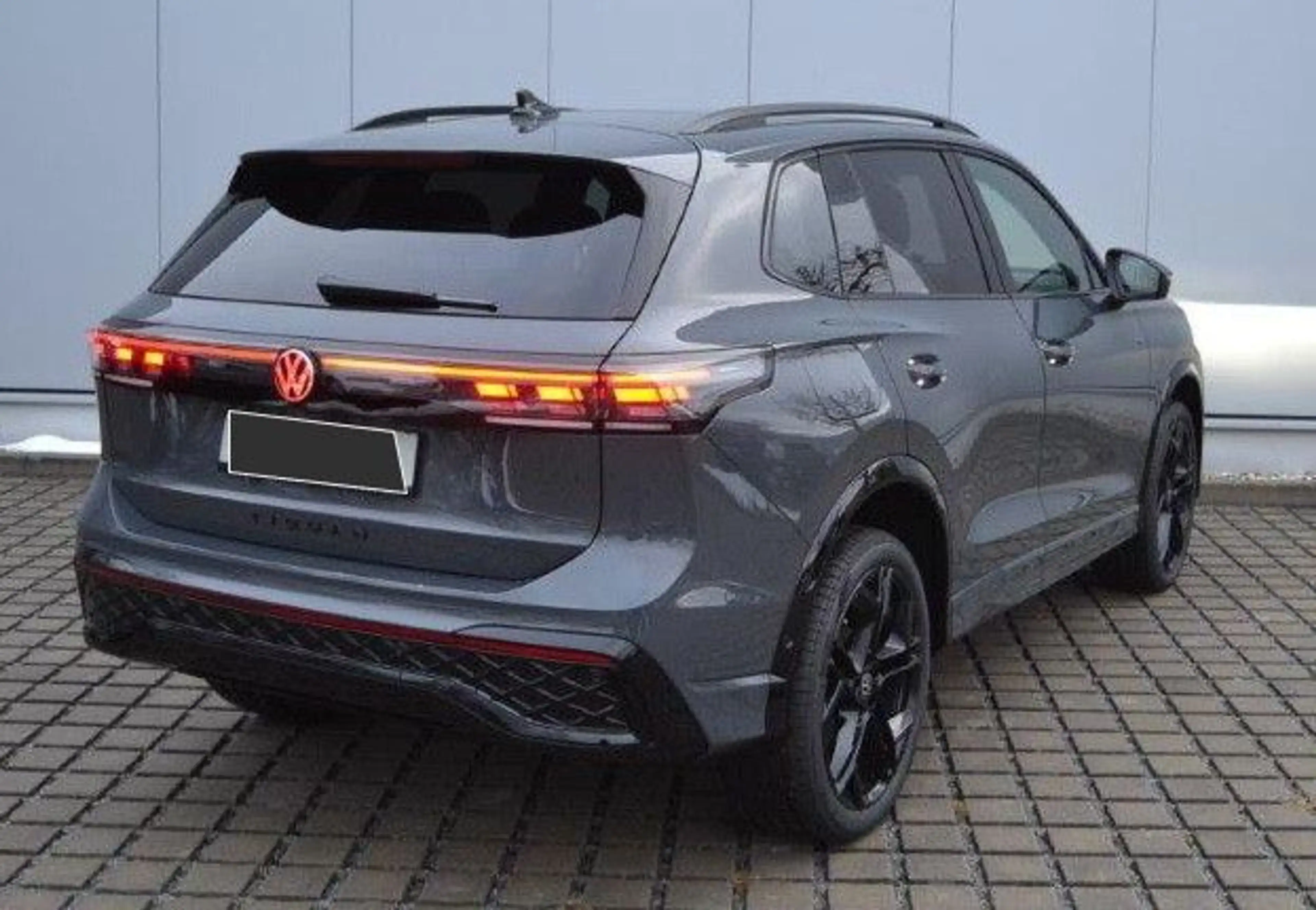 Volkswagen Tiguan 2.0 TDI 4Motion R-Line, Vollausstattung! — photo 3