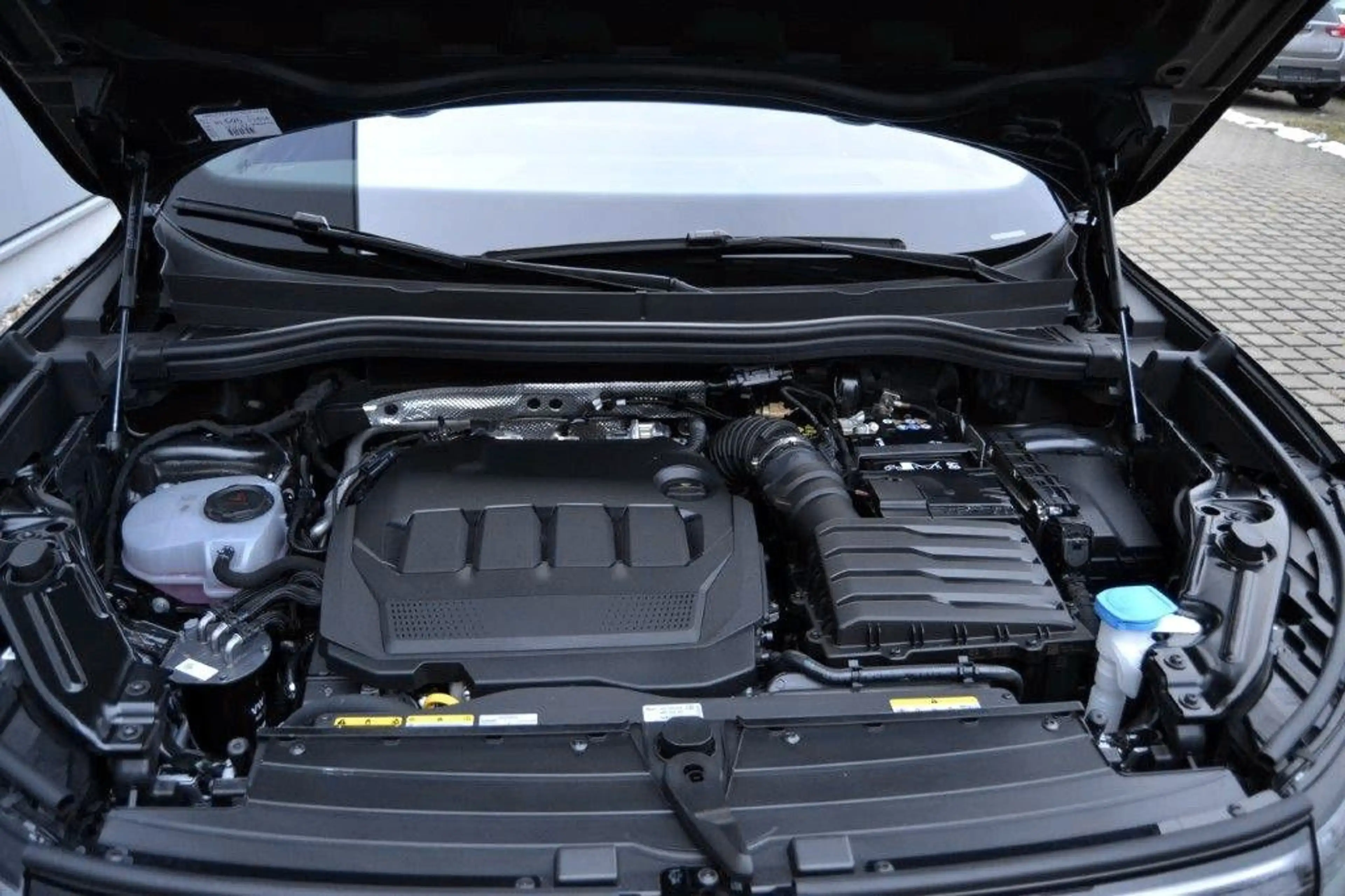 Volkswagen Tiguan 2.0 TDI 4Motion R-Line, Vollausstattung! — photo 7