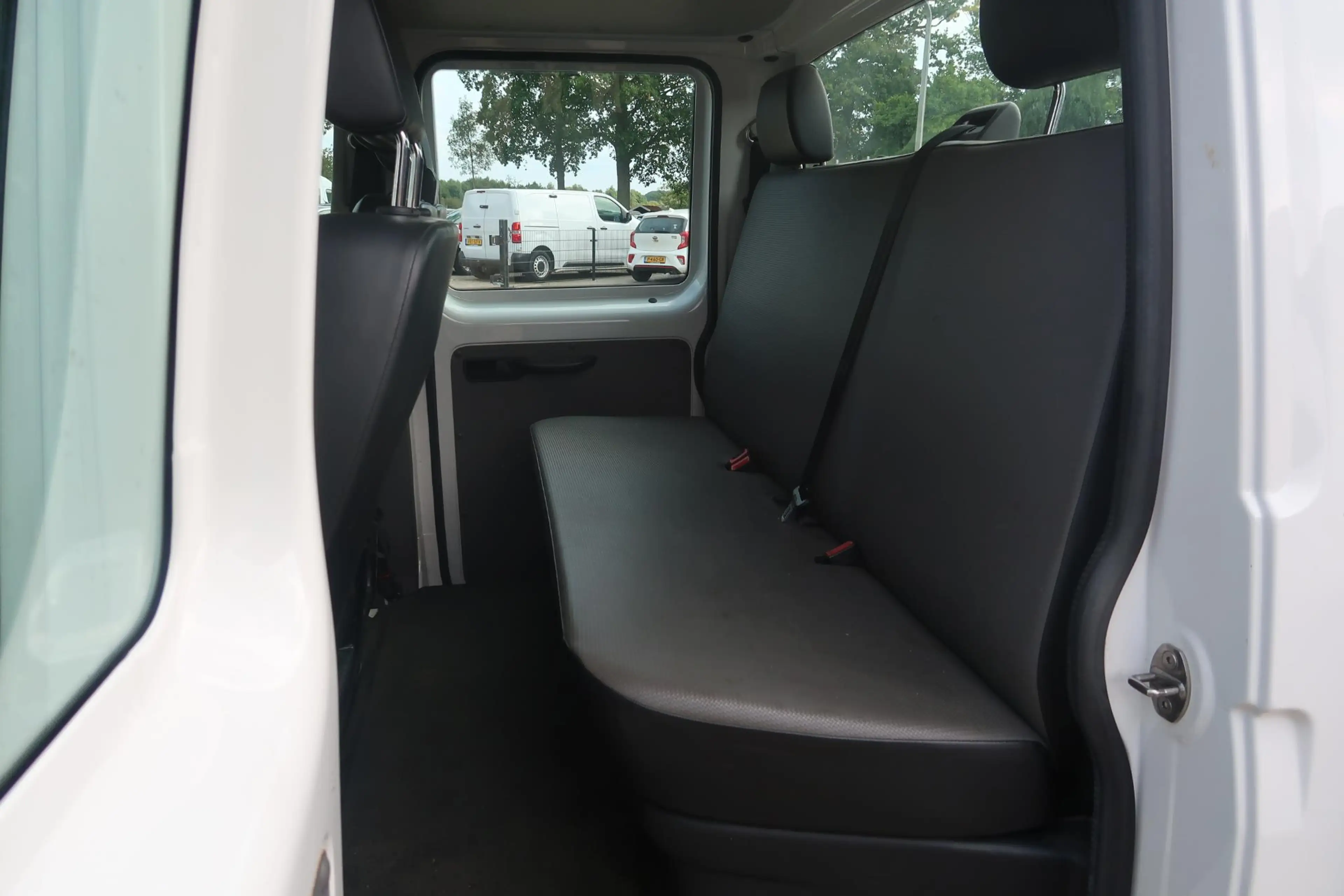 Volkswagen T6.1 Transporter 2.0 TDI L2H1 DC 28 Comfortline 6 persoons PICK UP — photo 11