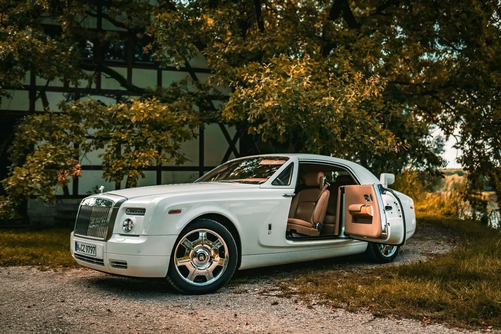 Rolls-Royce Phantom PHANTOM COUPE /DEUTSCHES FZG/STERNENHIMMEL White - 1