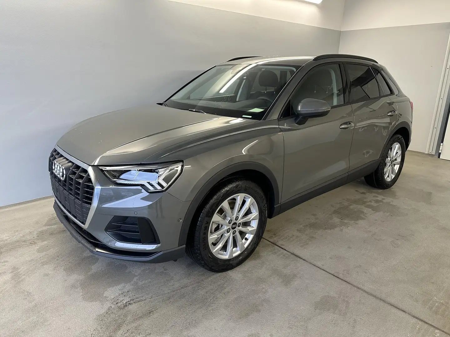 Audi Q3 40 TDI quattro AHK+ACC+Navi+Kamera+Alu18 40 TDI... Grau - 1