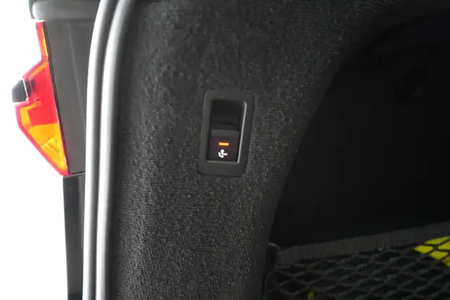 Audi A6 view 9