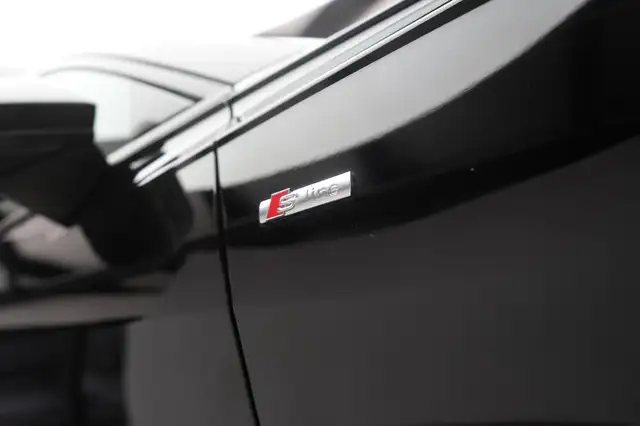 Audi A6 view 12