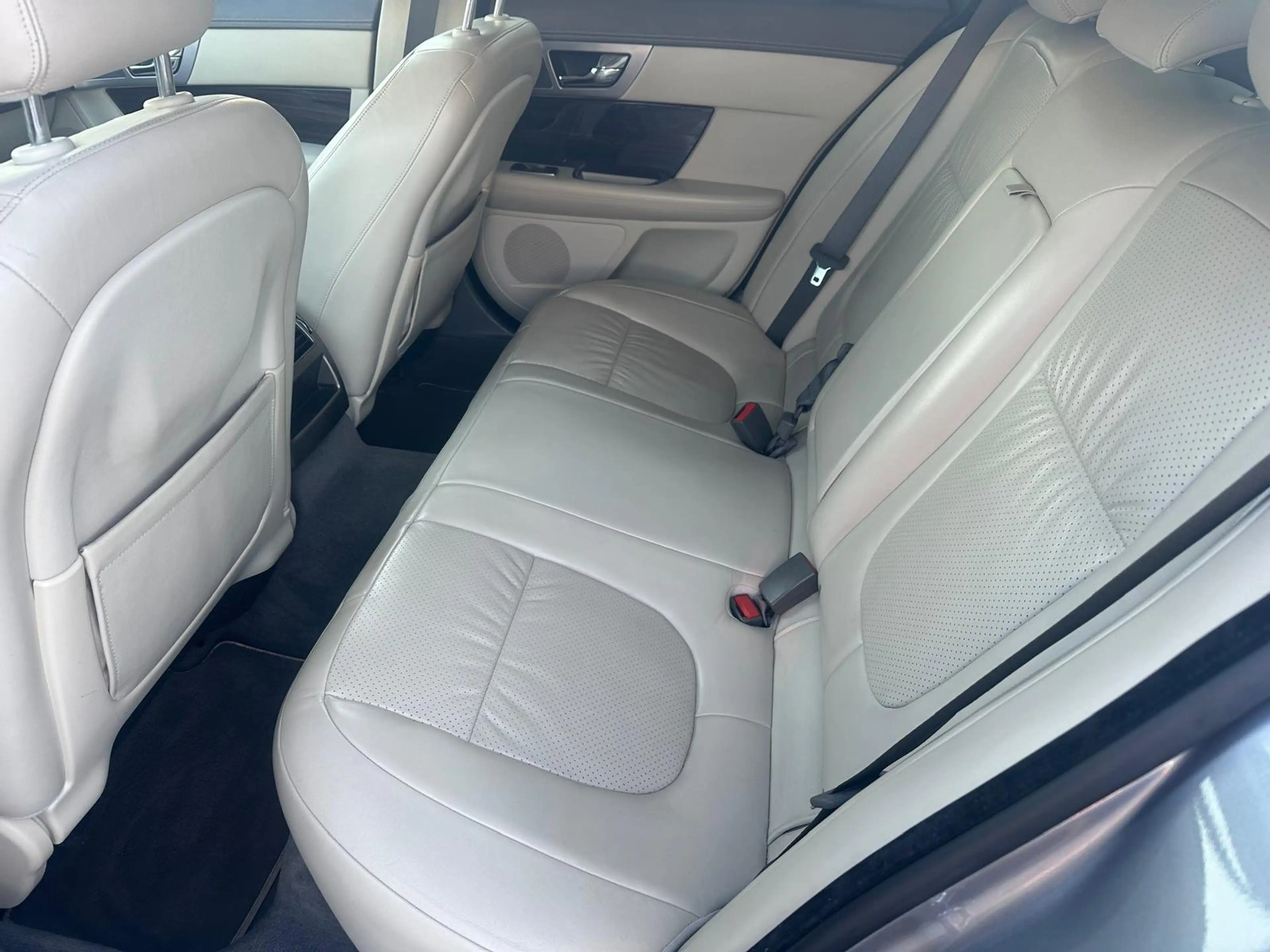 Jaguar XF 3.0 V6 Diesel Portfolio *2-Besitz*Finanzierung* — photo 12