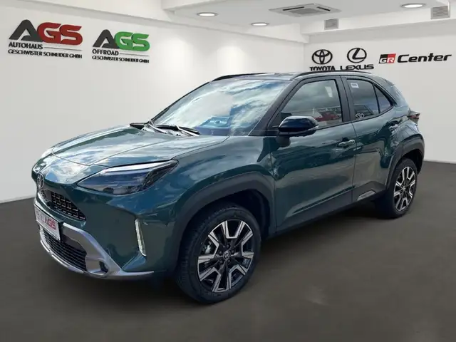 Toyota Yaris Cross 1,5l Teamplayer 4x4 Hybrid Safety + Winter
