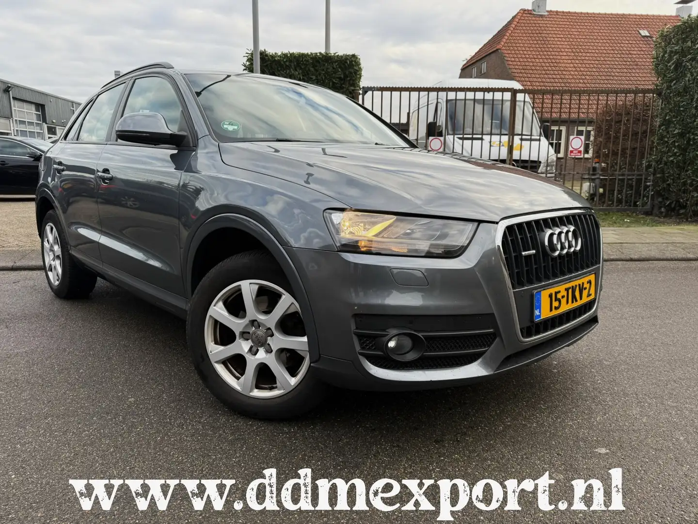 Audi Q3 2.0 TFSI QUATTRO PRO LINE NAVI/CLIMATE/PDC/LMV Grijs - 1