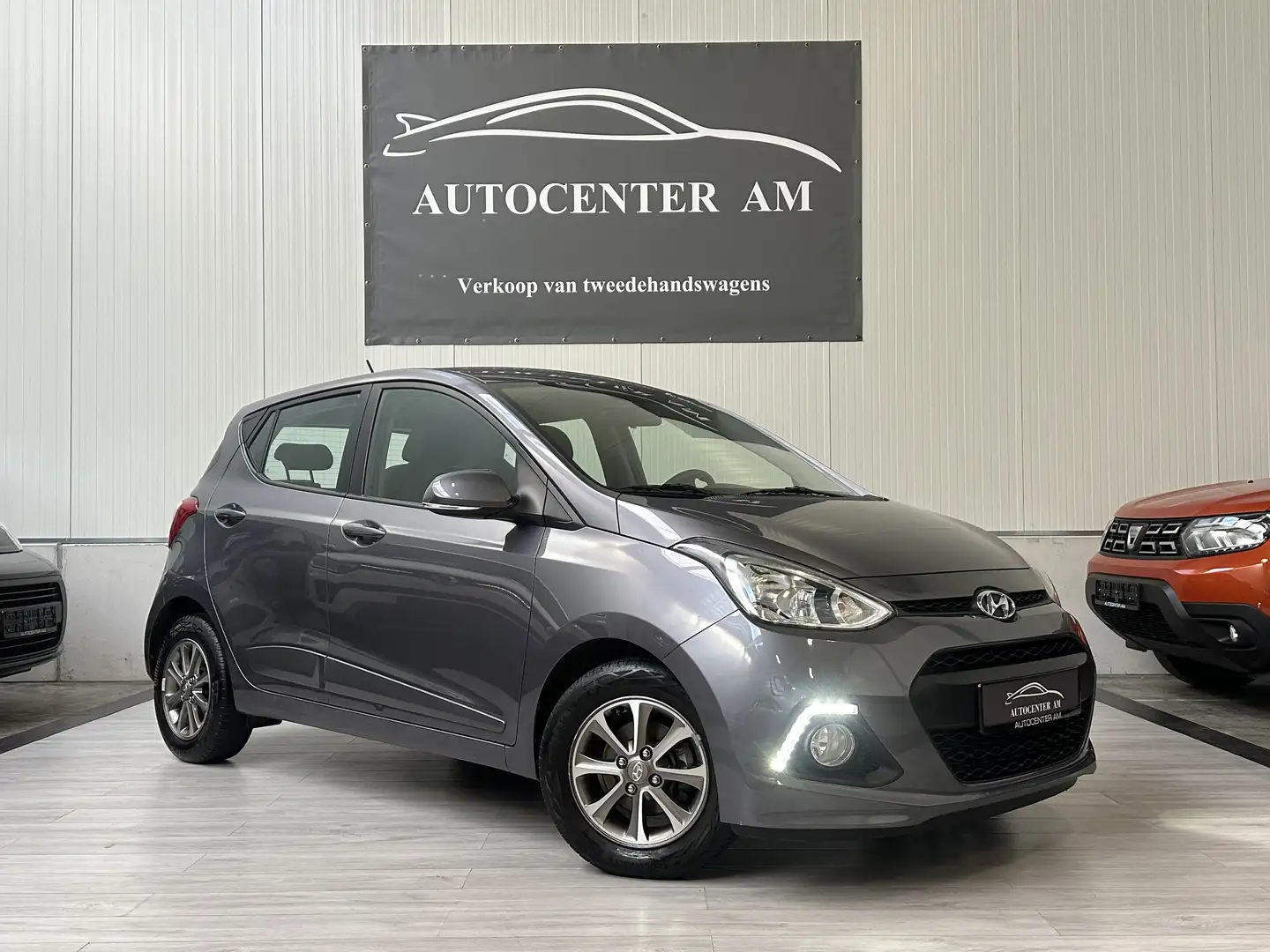 Hyundai i10 1.0 i Joy 84.000 Km* AIRCO * CRUISE * Gris - 1