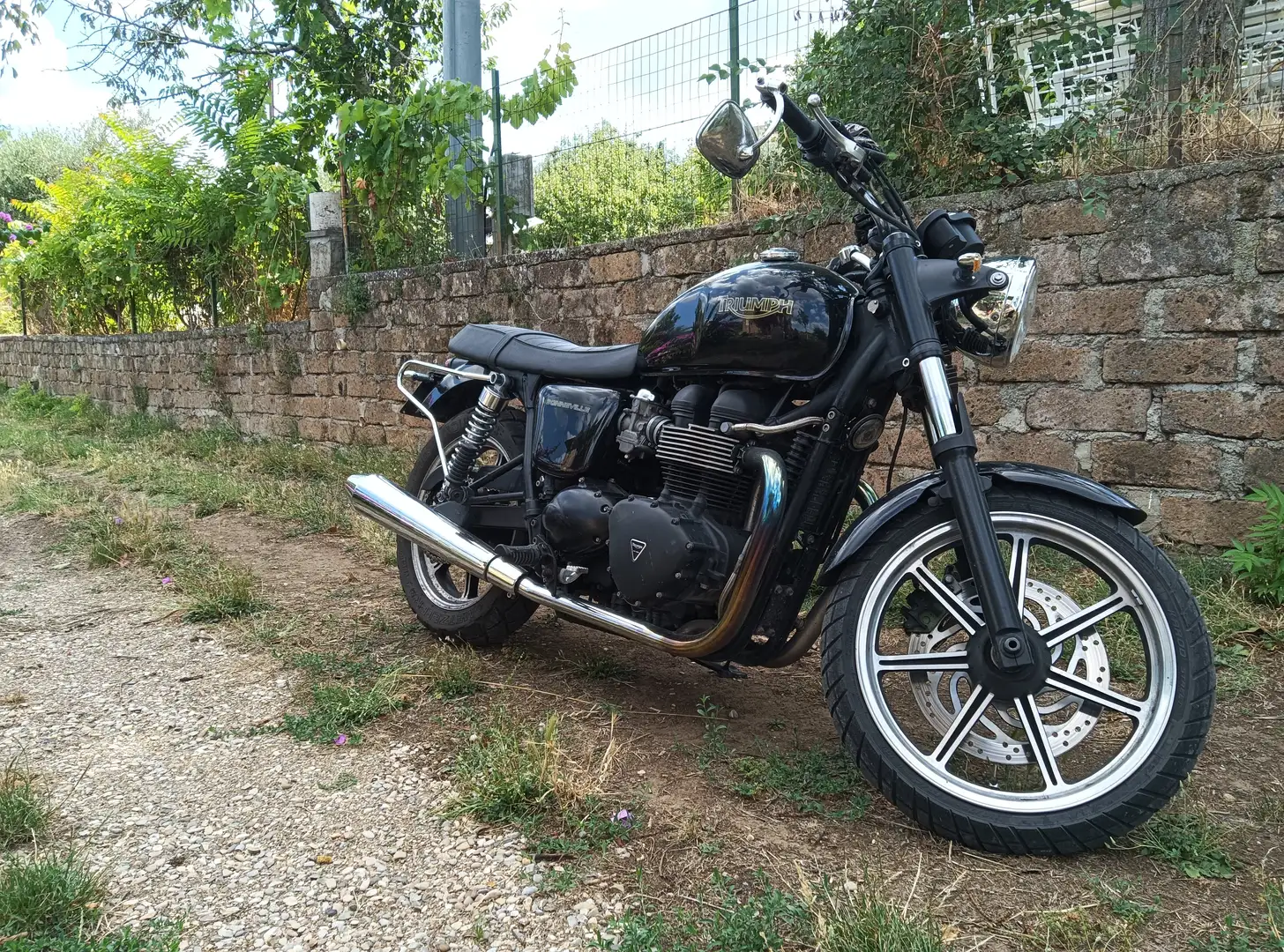 Triumph Bonneville SE - 1