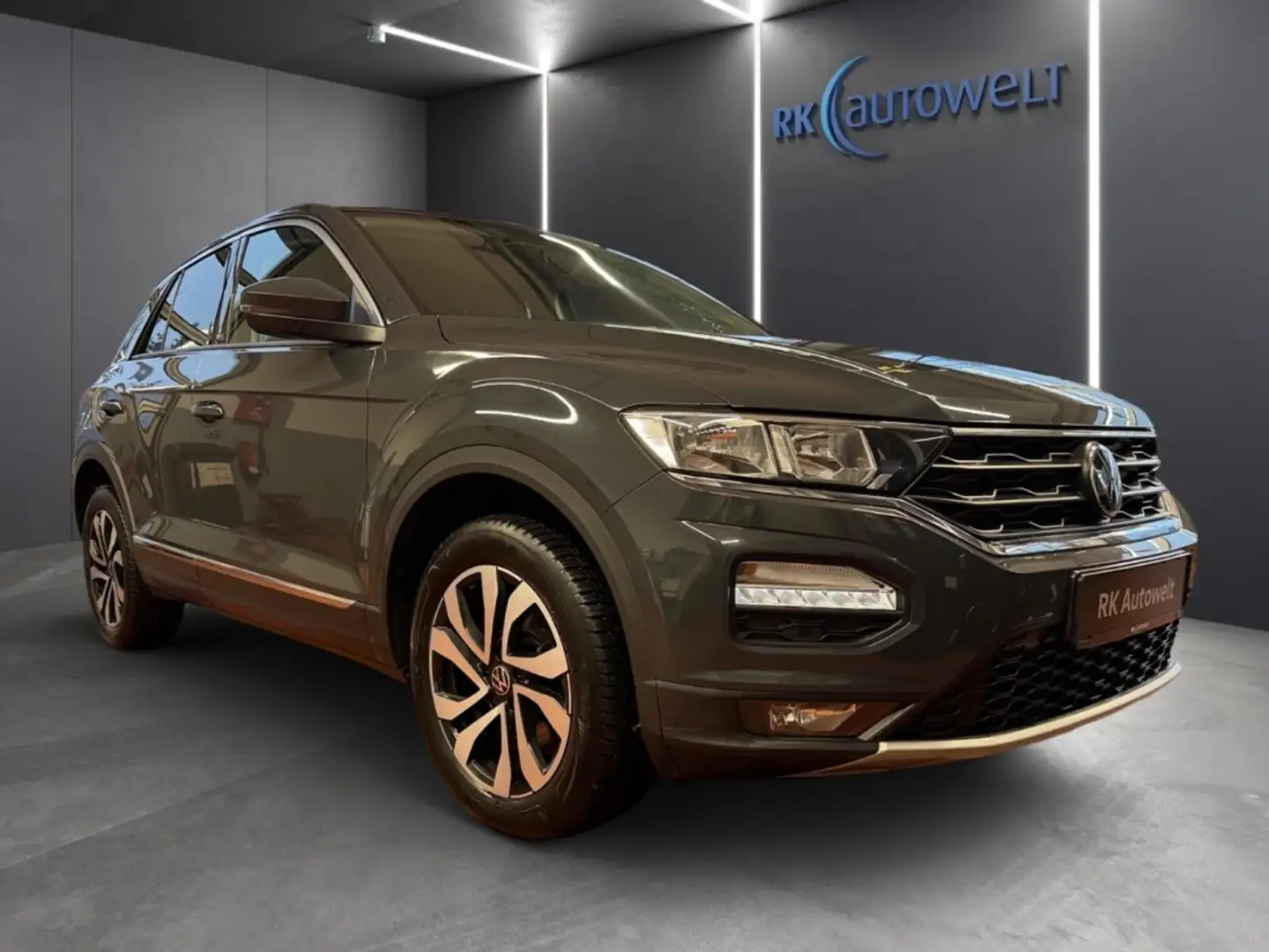 Volkswagen T-Roc Active 2.0 TDI DSG Navi Climatronic Sitzheizung Grau - 2