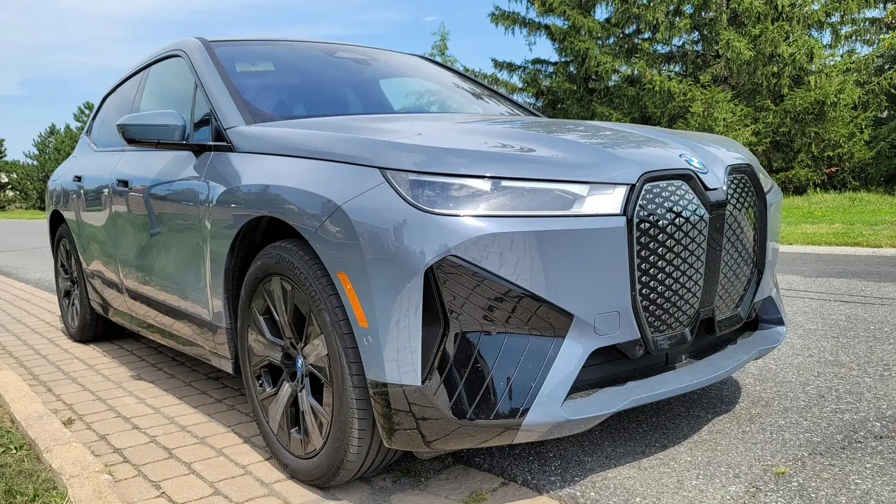 2023 BMW iX