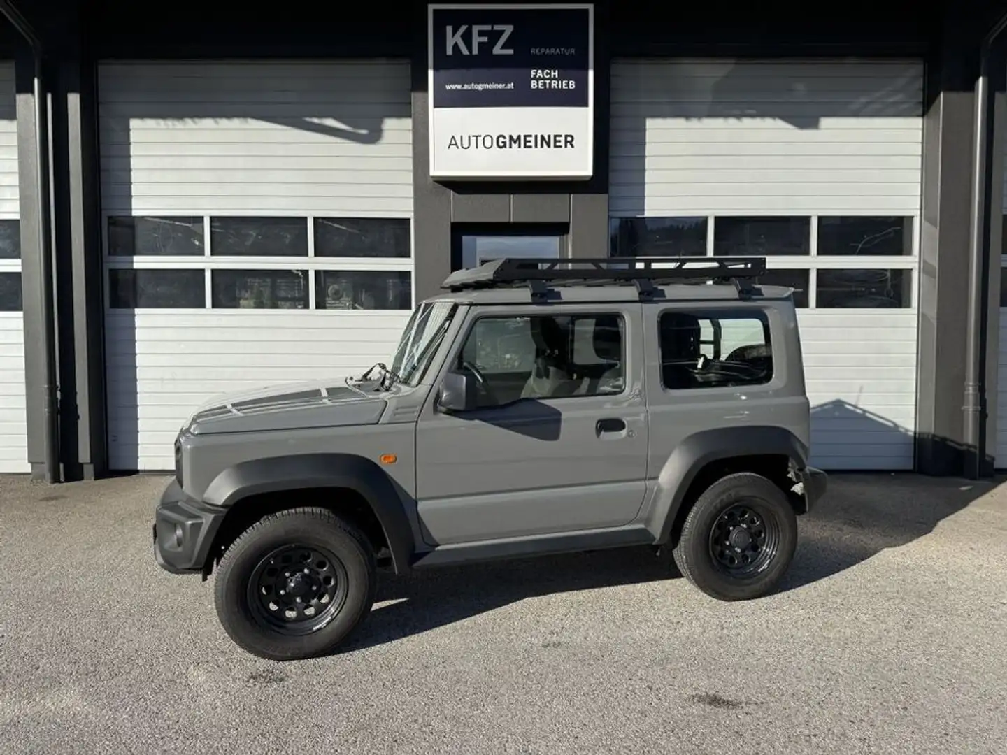 Suzuki Jimny Austria Allgrip  *Dachträger*Heckleiter*AHK* Grau - 2
