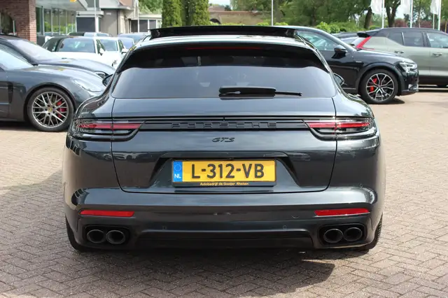 Porsche Panamera view 15
