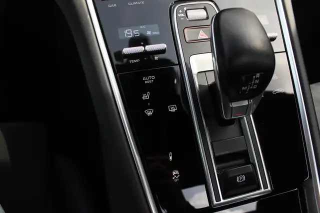 Porsche Panamera view 28