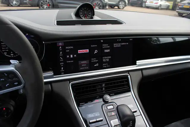 Porsche Panamera view 19