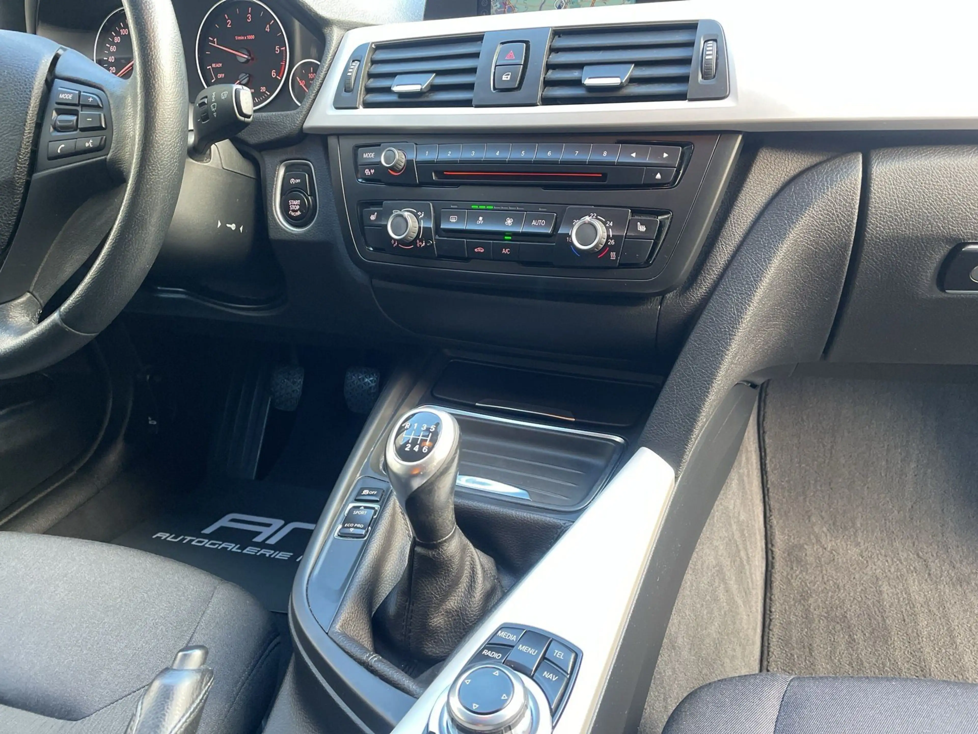 BMW 318 d Bi-Xenon+Navi+Sitzheiz+PDC — photo 14