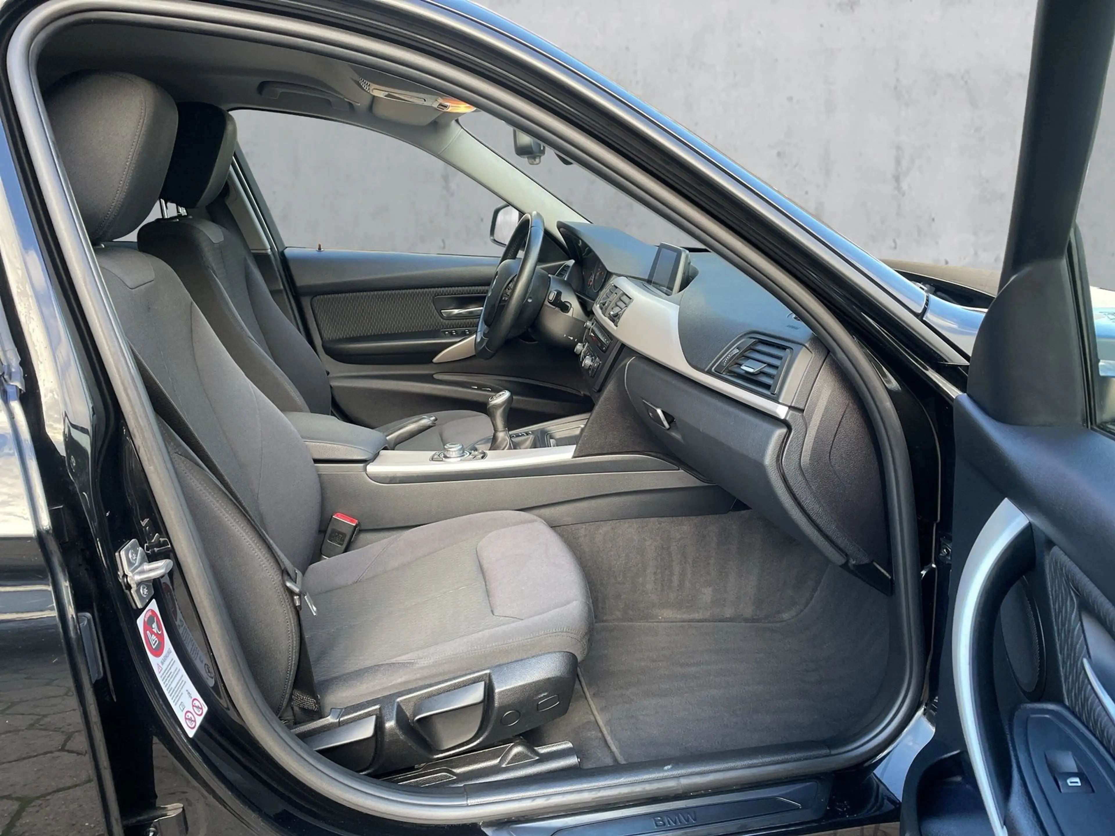 BMW 318 d Bi-Xenon+Navi+Sitzheiz+PDC — photo 15