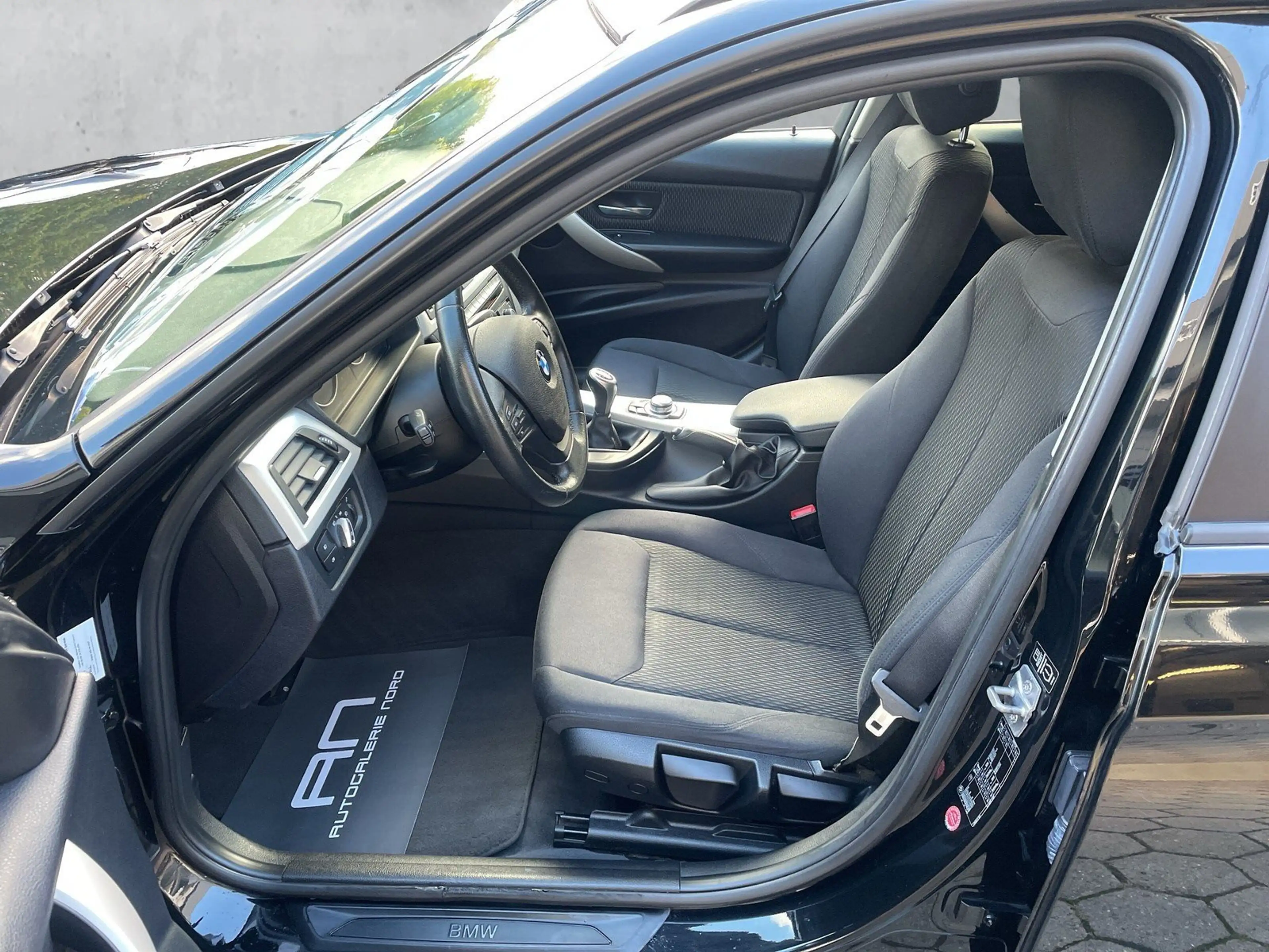 BMW 318 d Bi-Xenon+Navi+Sitzheiz+PDC — photo 11