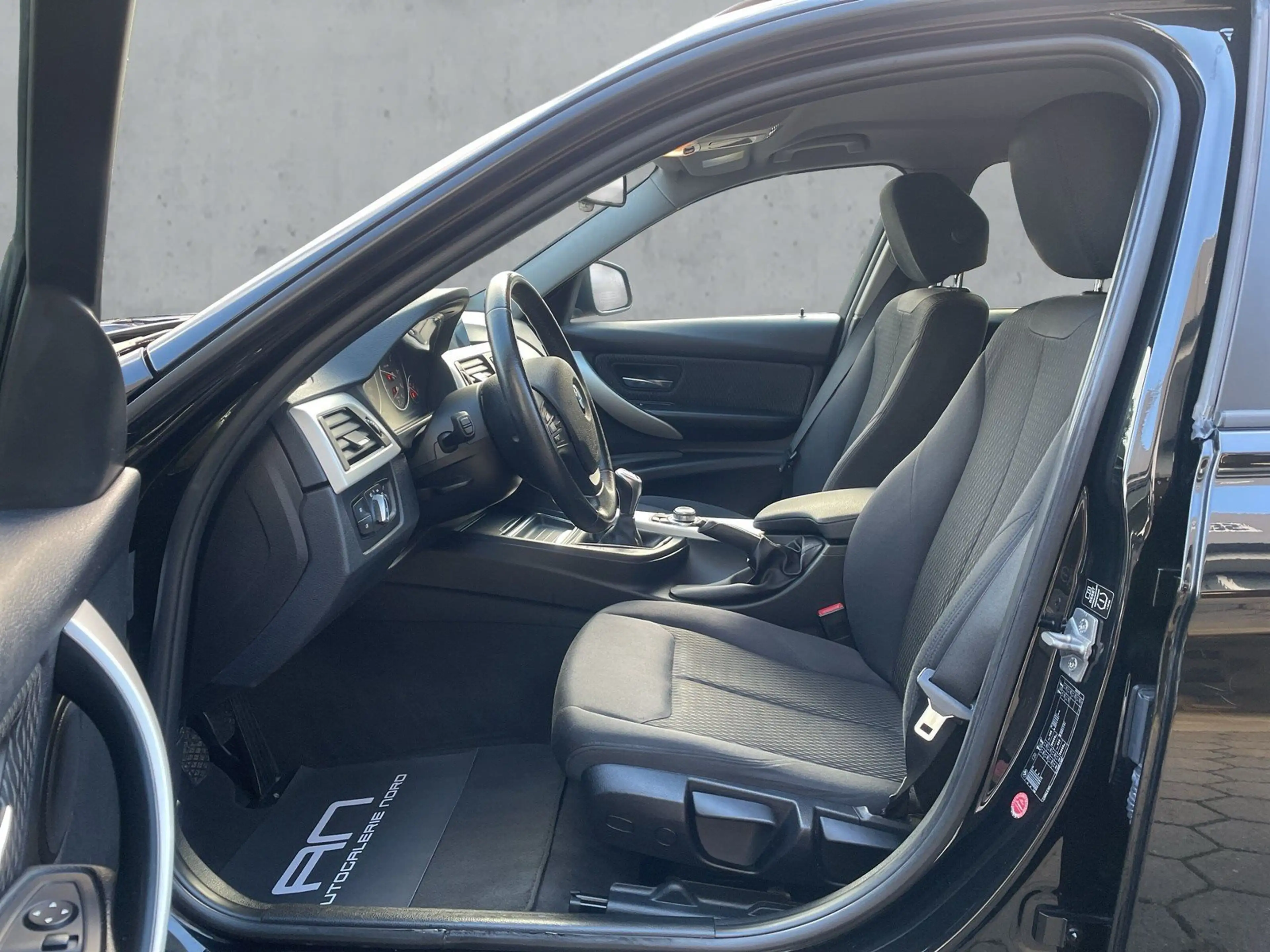 BMW 318 d Bi-Xenon+Navi+Sitzheiz+PDC — photo 10