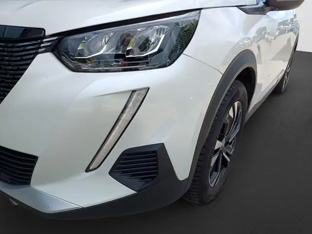 Peugeot 2008 view 9