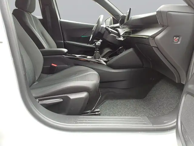 Peugeot 2008 view 11