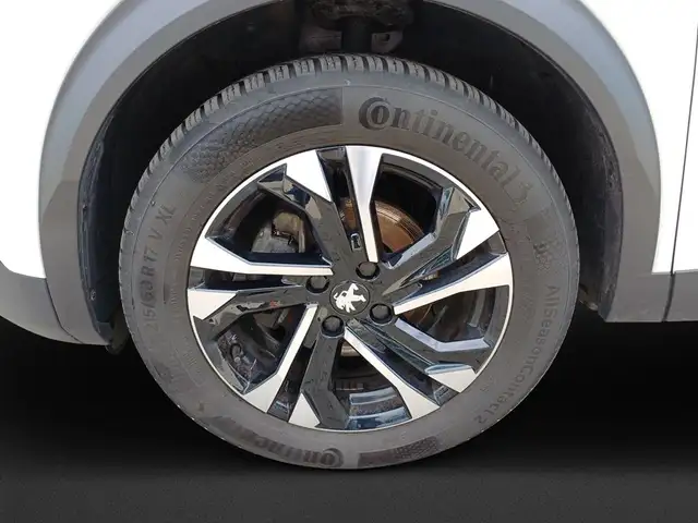 Peugeot 2008 view 8