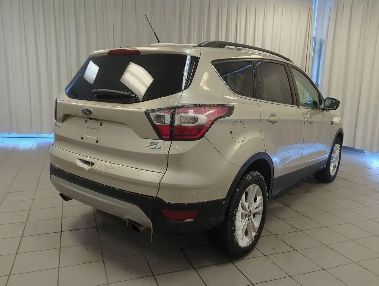 Ford Escape снимка Ford Escape