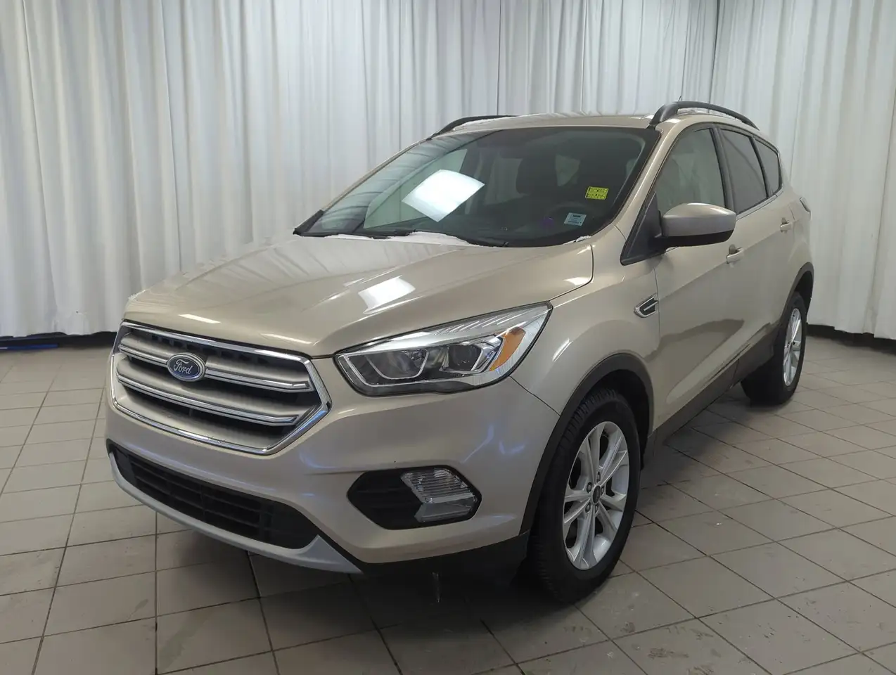 Ford Escape снимка Ford Escape