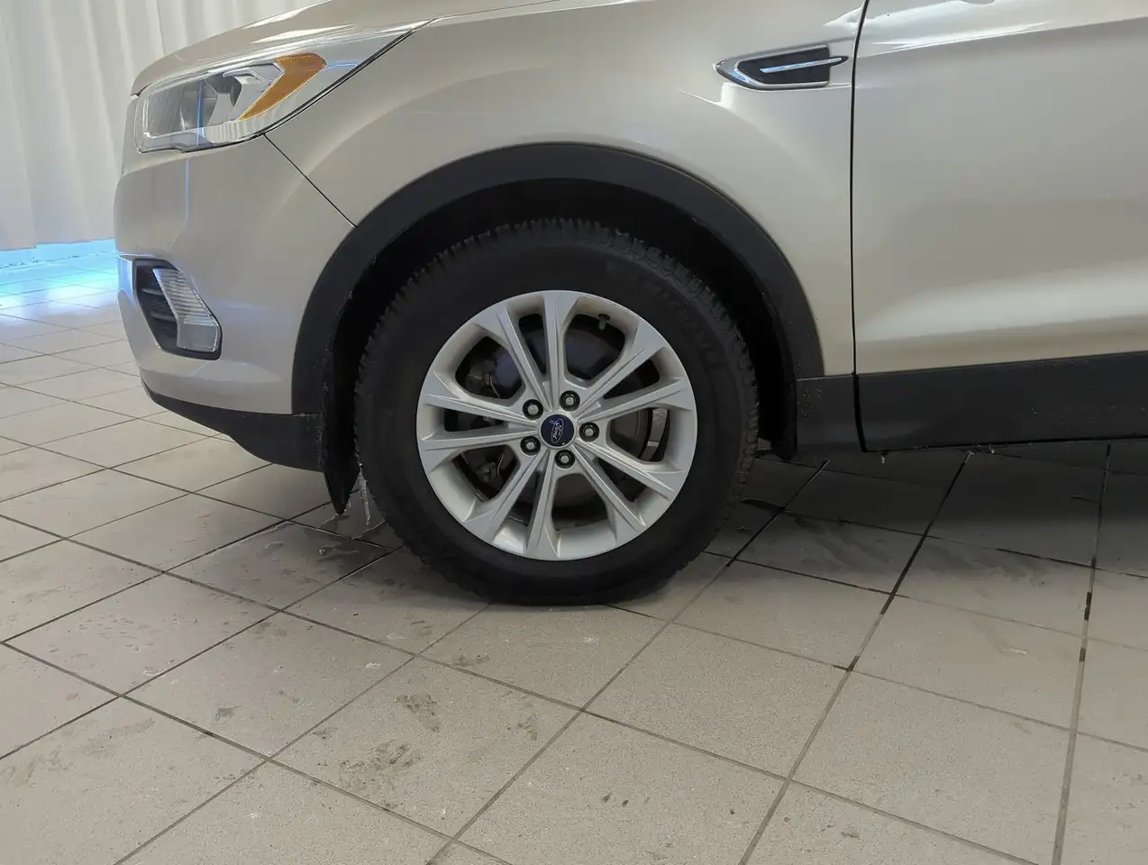 Ford Escape снимка Ford Escape