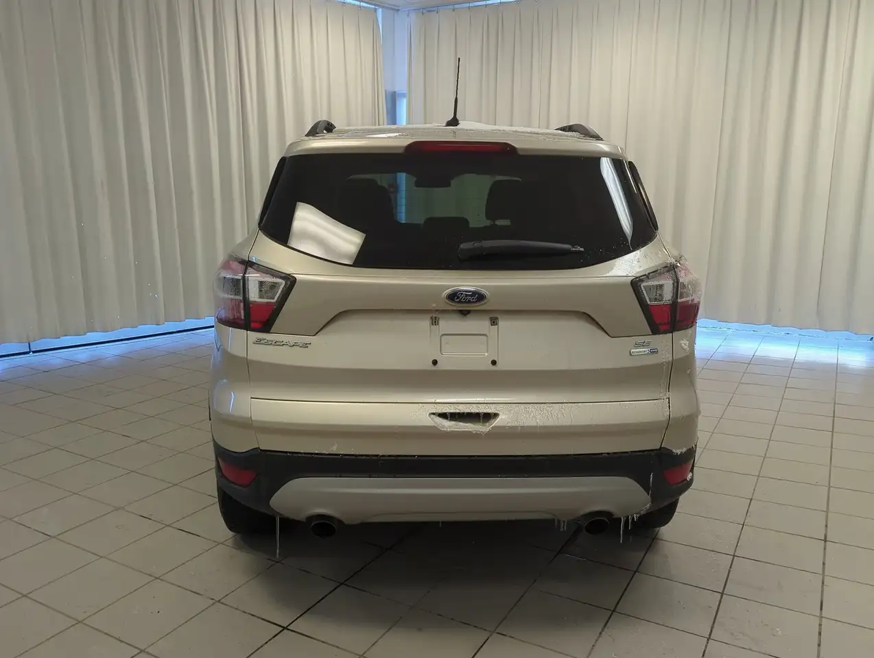 Ford Escape снимка Ford Escape
