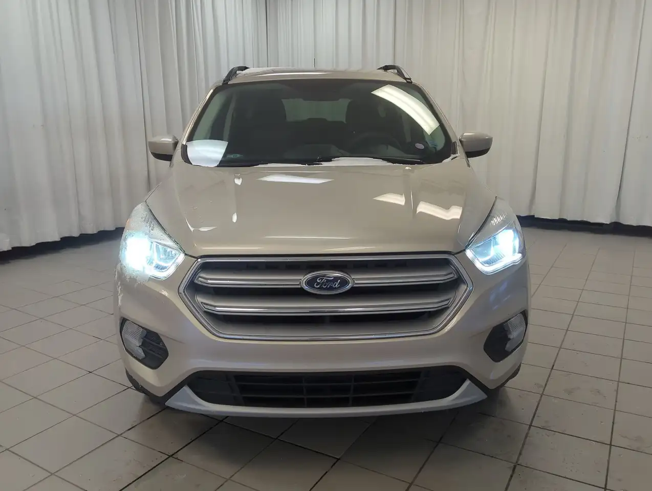 Ford Escape снимка Ford Escape