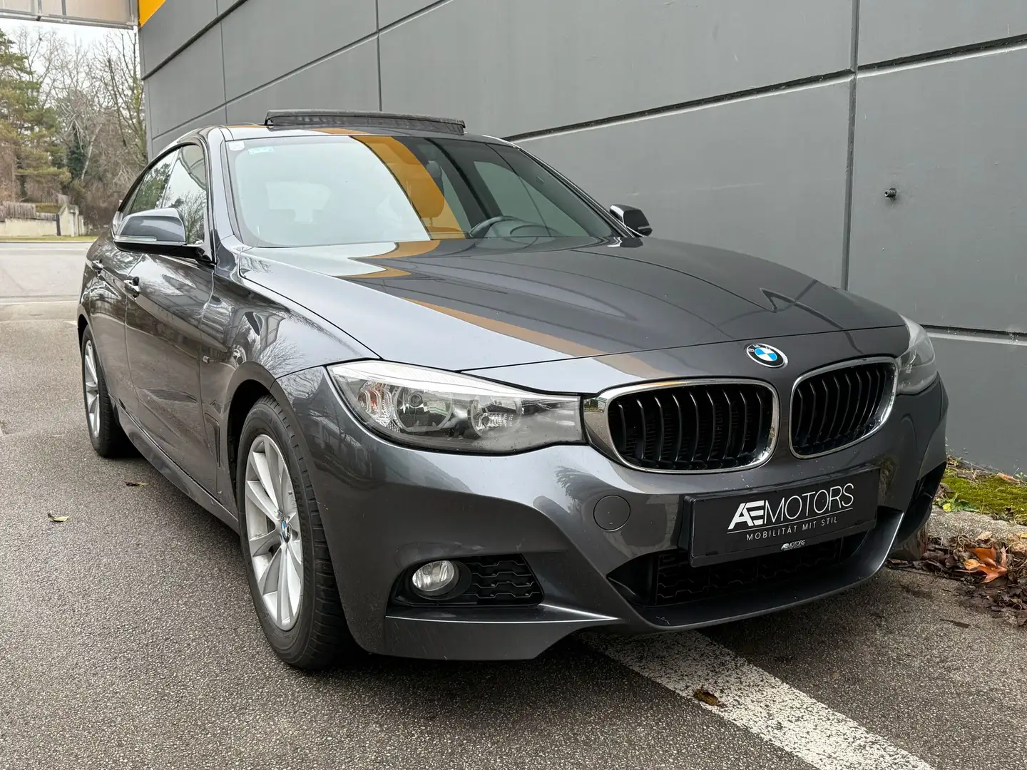 BMW 318 GT M-SPORT*NAVI*PANO*TEMPOMAT*SITZHZG*KREDIT MÖGL Grau - 2