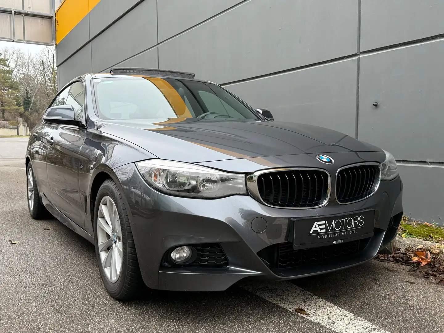 BMW 318 GT M-SPORT*NAVI*PANO*TEMPOMAT*SITZHZG*KREDIT MÖGL Grau - 1