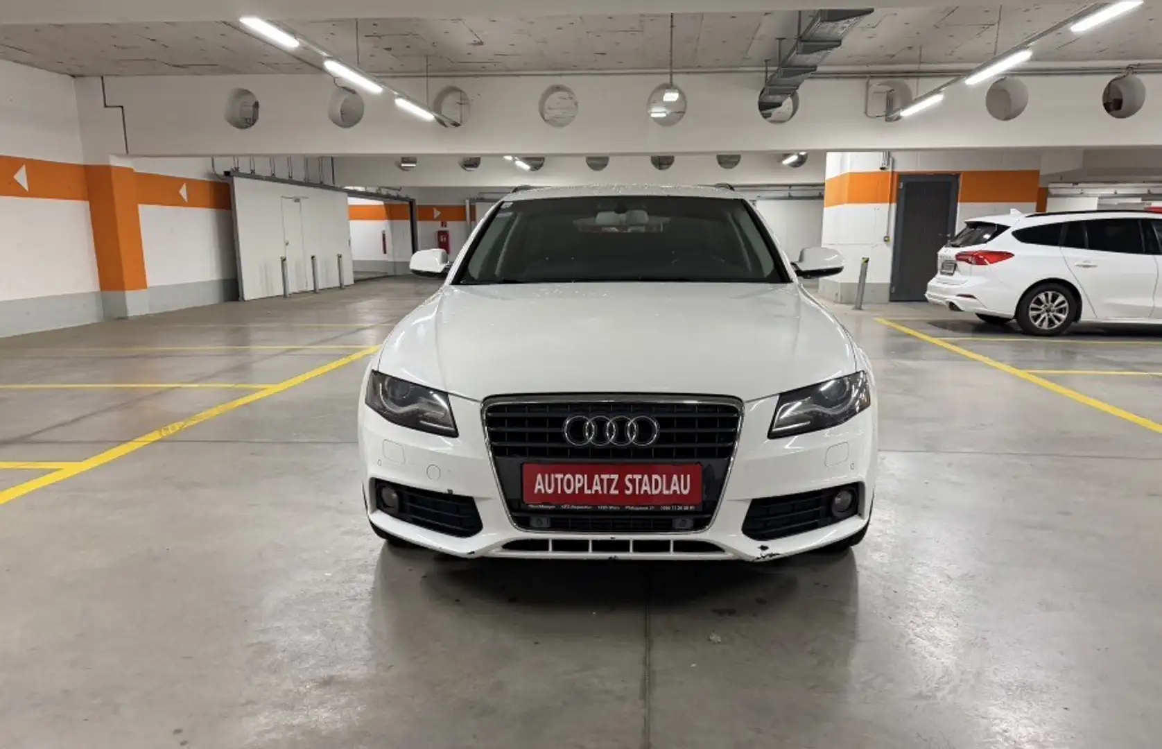 Audi A4 Avant 2,0 TDI DPF Jubliäumsmodell Weiß - 2