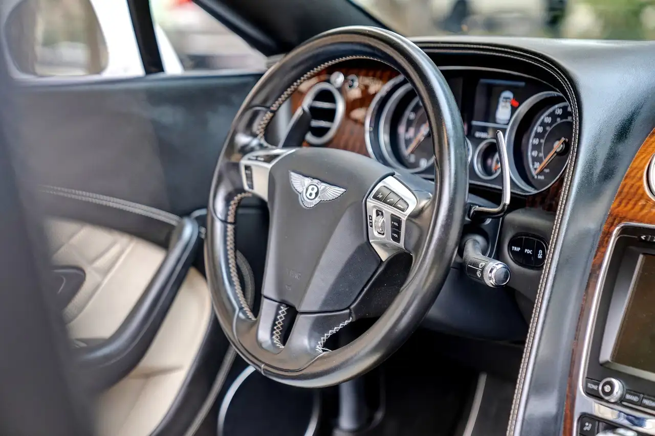 Bentley Continental GT снимка Bentley Continental GT