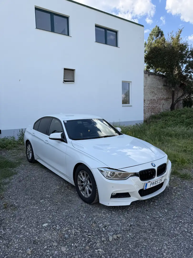 BMW 316 316d F30 - 1