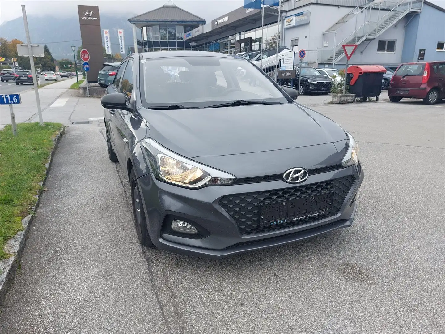 Hyundai i20 1,25 Level 1 Grigio - 2