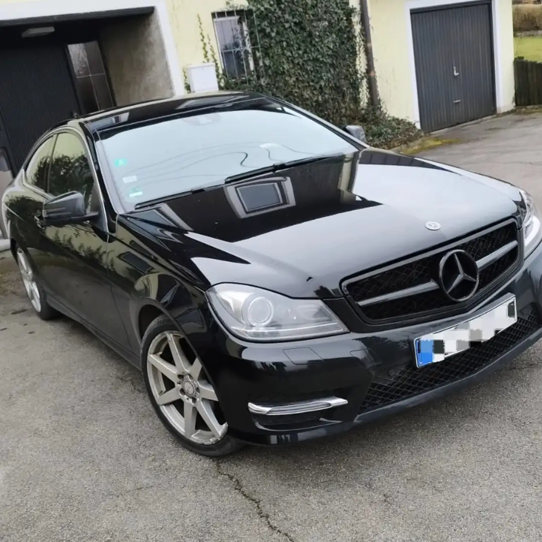 Mercedes-Benz 250 AMG LINE Schwarz - 1