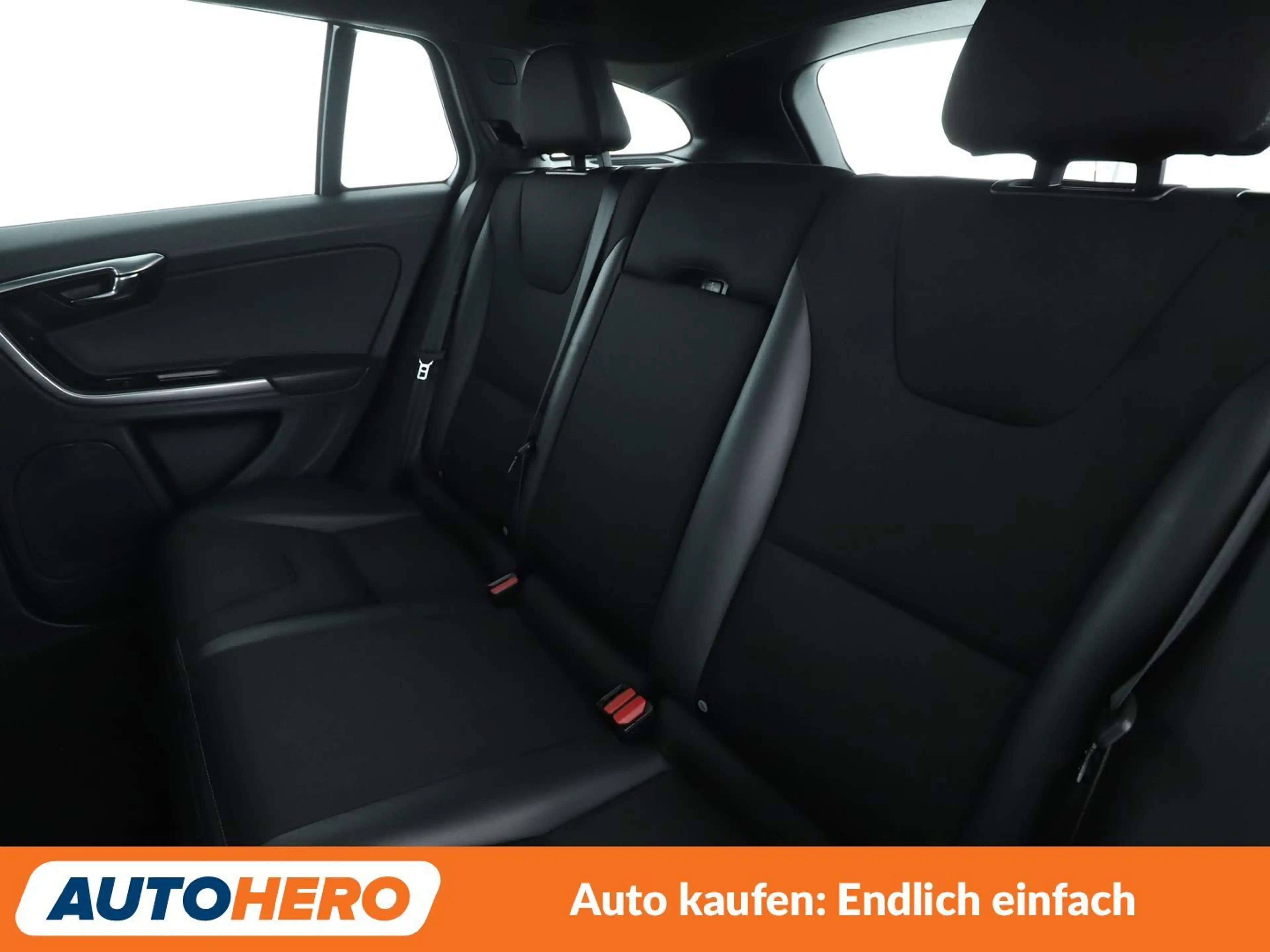 Volvo V60 Cross Country 2.4 D4 Plus AWD Aut.*NAVI*BI-XENON*ACC*PDC*SHZ* — photo 14