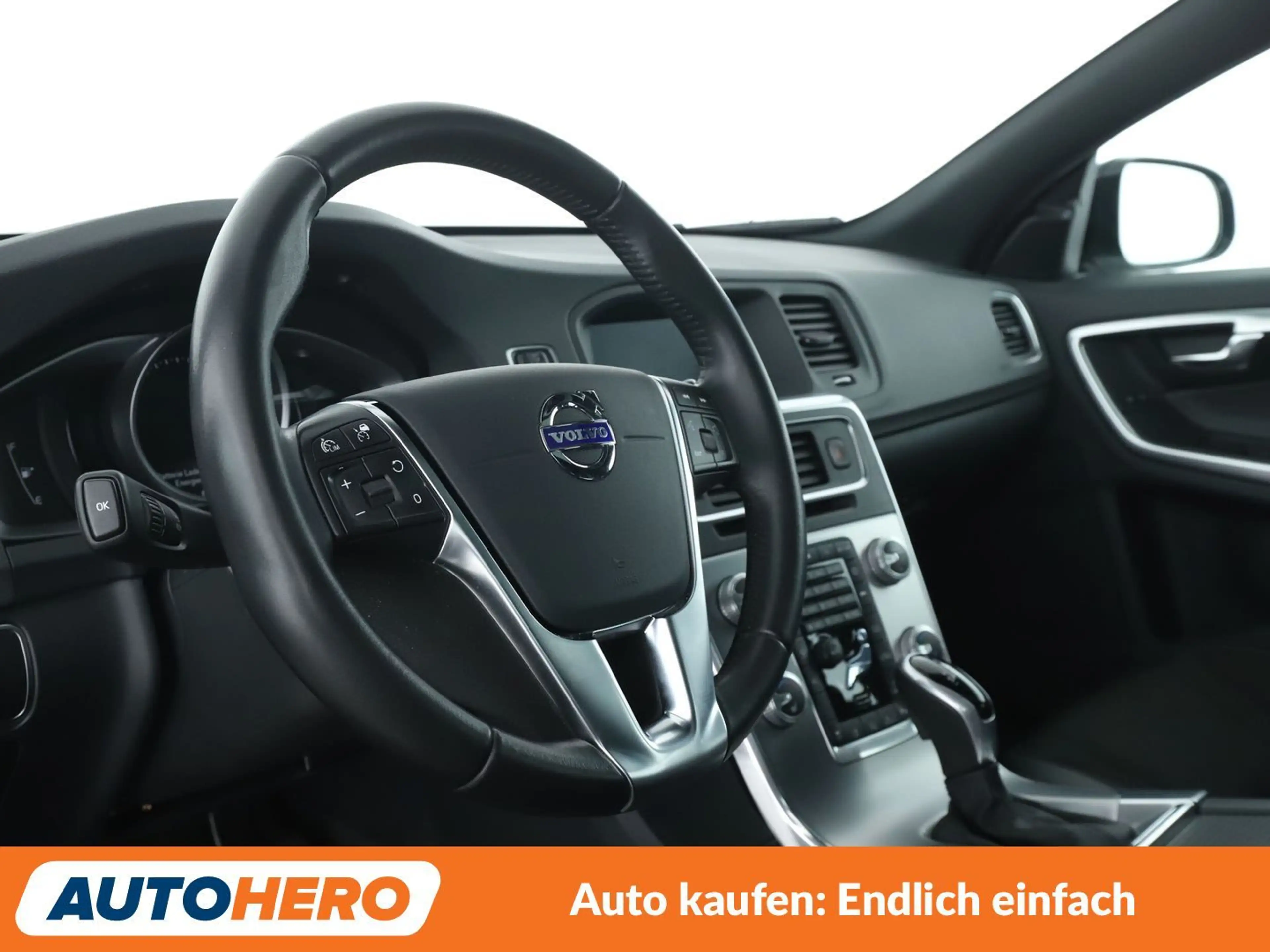 Volvo V60 Cross Country 2.4 D4 Plus AWD Aut.*NAVI*BI-XENON*ACC*PDC*SHZ* — photo 11