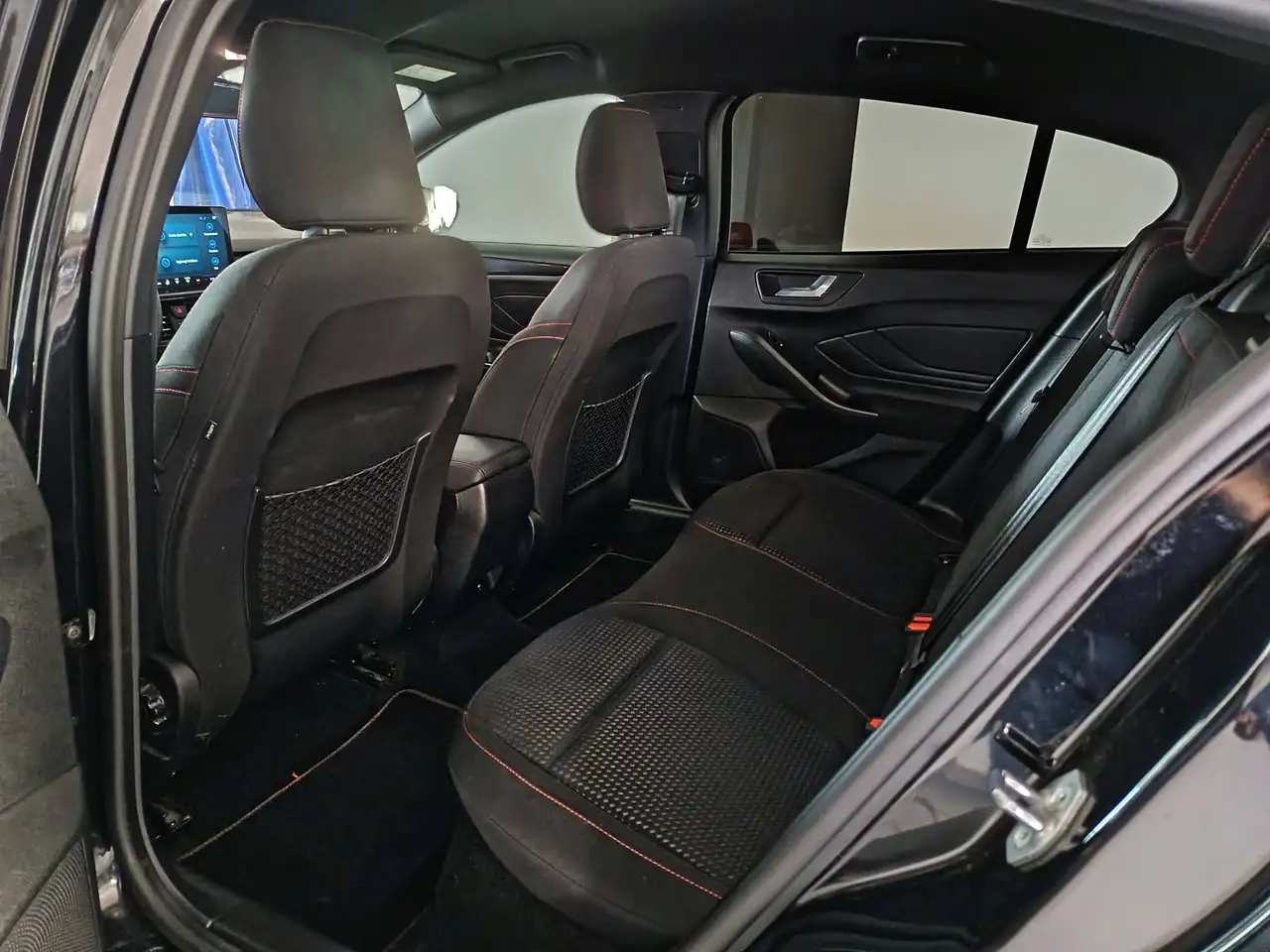 Ford Focus 1.0 Ecoboost Hybrid ST-Line X 125cv, миниатюра 5