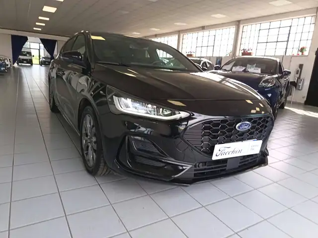 Ford Focus view 8