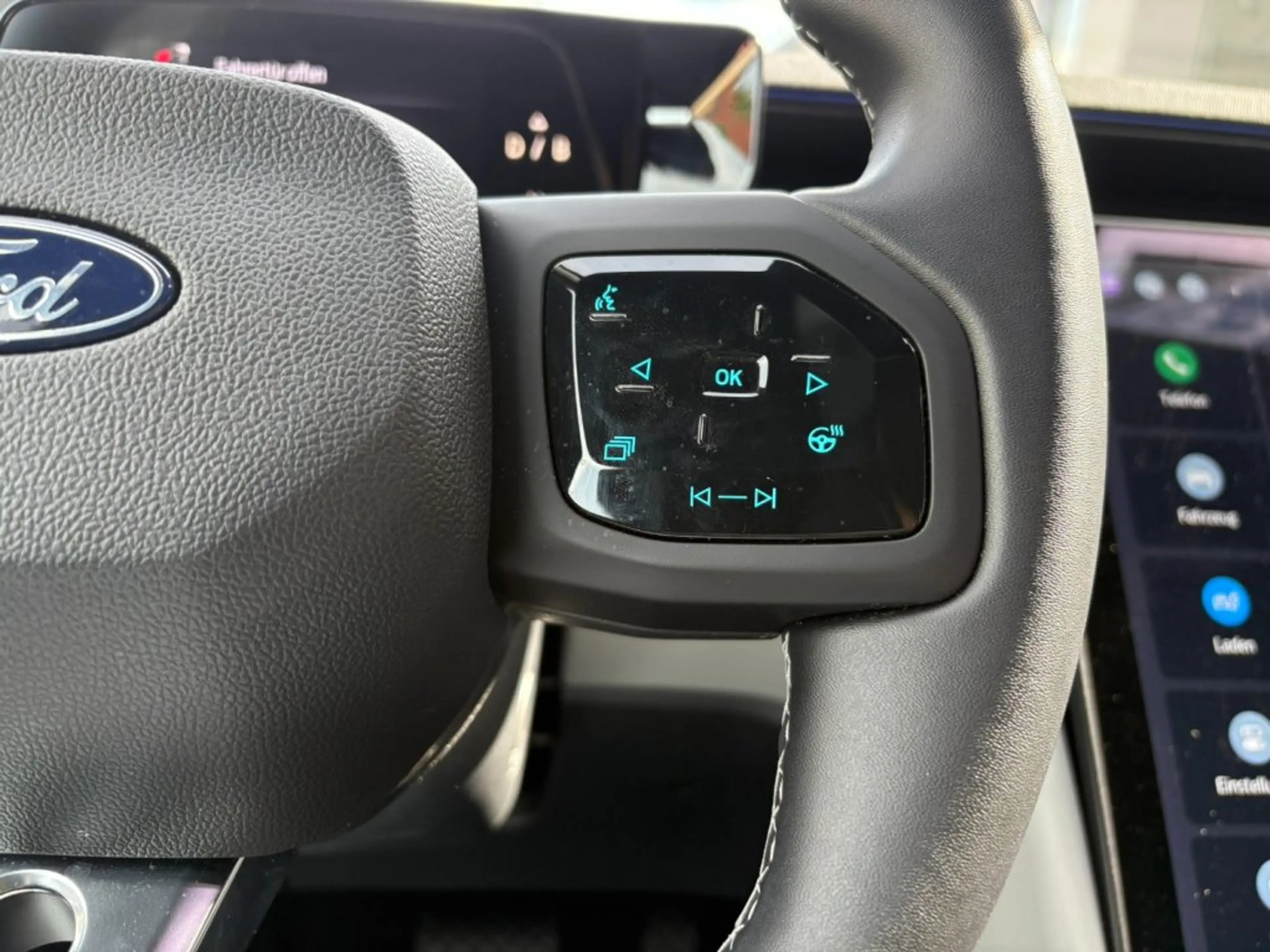 Ford Capri Premium extended Range 77kWh — photo 11